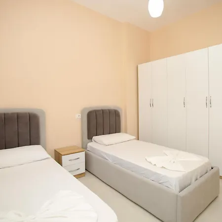 Aysel 1 Lungomare * Wlora