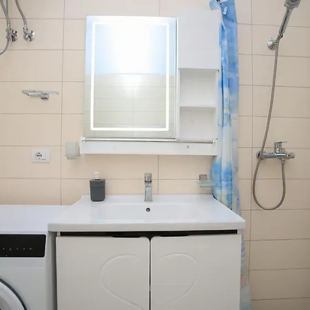 Aysel 1 Lungomare * Wlora