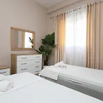 Aysel 1 Lungomare * Влёра