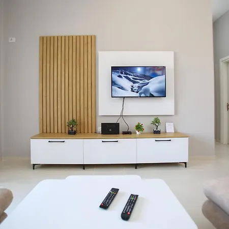 Aysel 1 Lungomare * Vlore