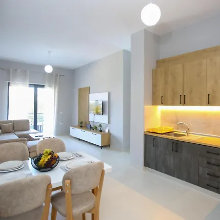 Aysel 1 Lungomare Apartment Vlore