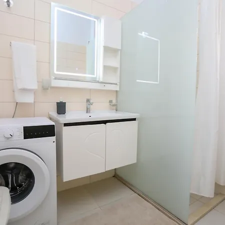 Aysel 1 Lungomare Apartament Wlora