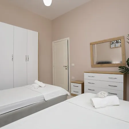Aysel 1 Lungomare Apartament Wlora